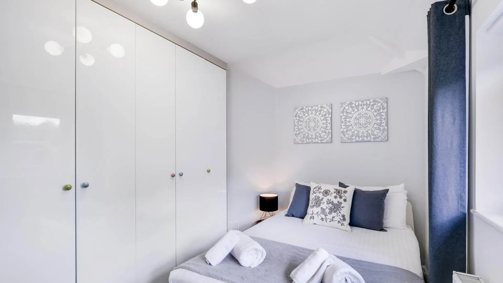 Hanwell 2 Bedroom Maisonette By 360Stays London 0*,  United Kingdom