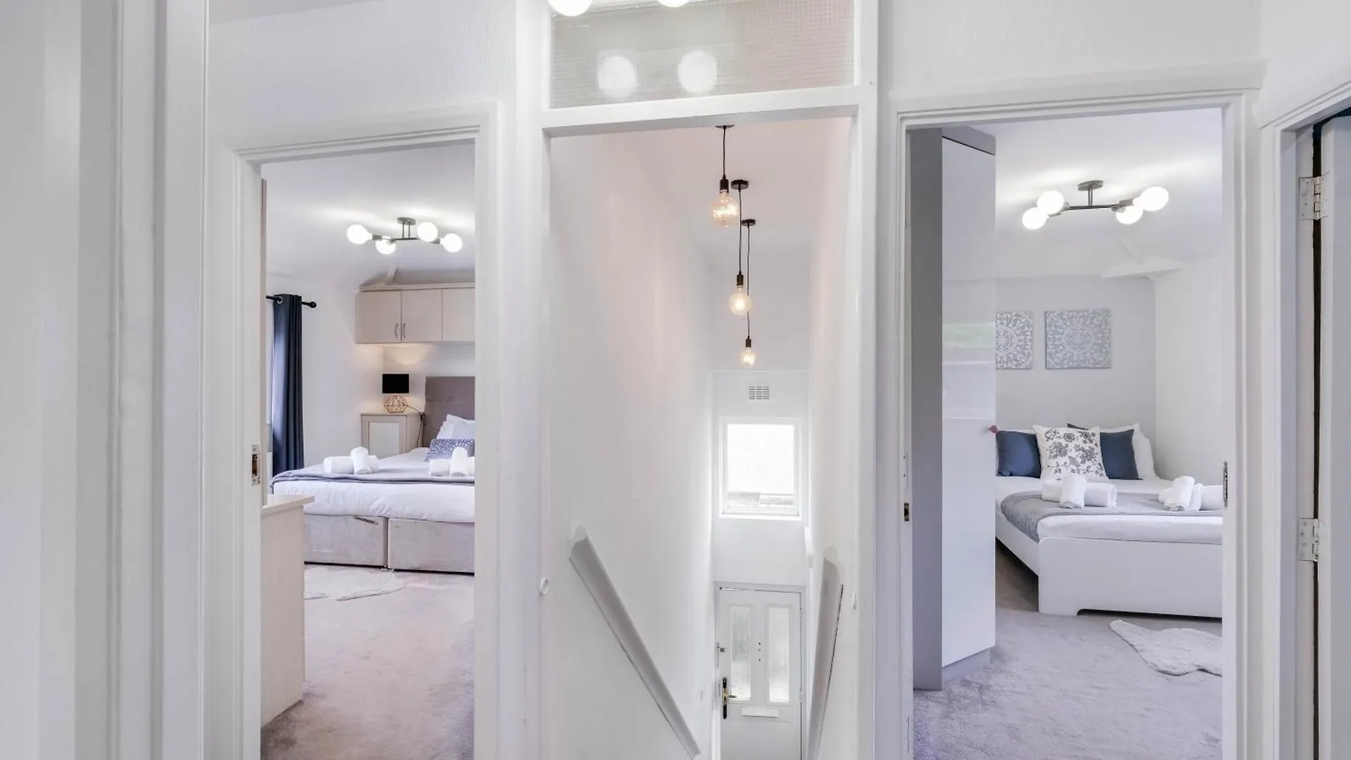 Hanwell 2 Bedroom Maisonette By 360Stays London
