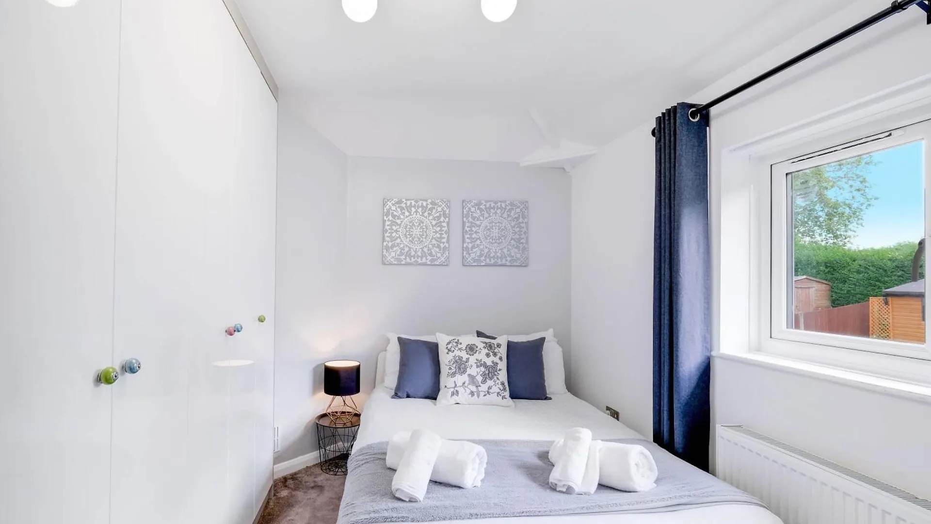 Hanwell 2 Bedroom Maisonette By 360Stays London