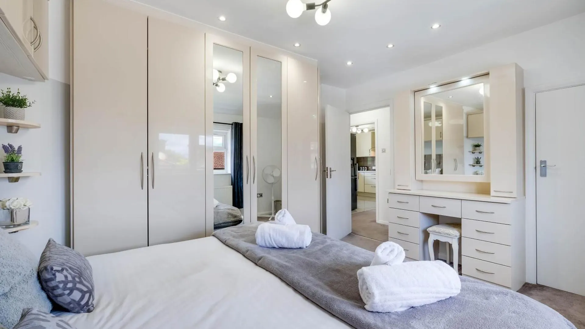 Apartment Hanwell 2 Bedroom Maisonette By 360Stays London